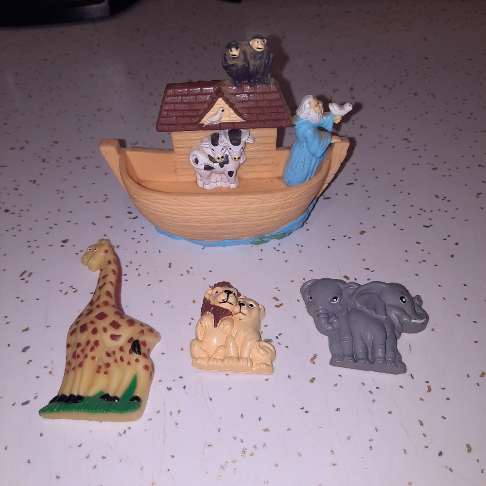 Noah's Ark Refrigerator Magnets set of 2 - Picture 4 of 6